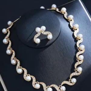 CHAINE + BOUCLES D'OREILLES