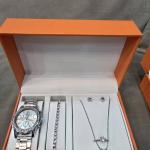Ensemble Élégance Femme – Montre, Chaîne, Boucles d'oreilles et Bracelet